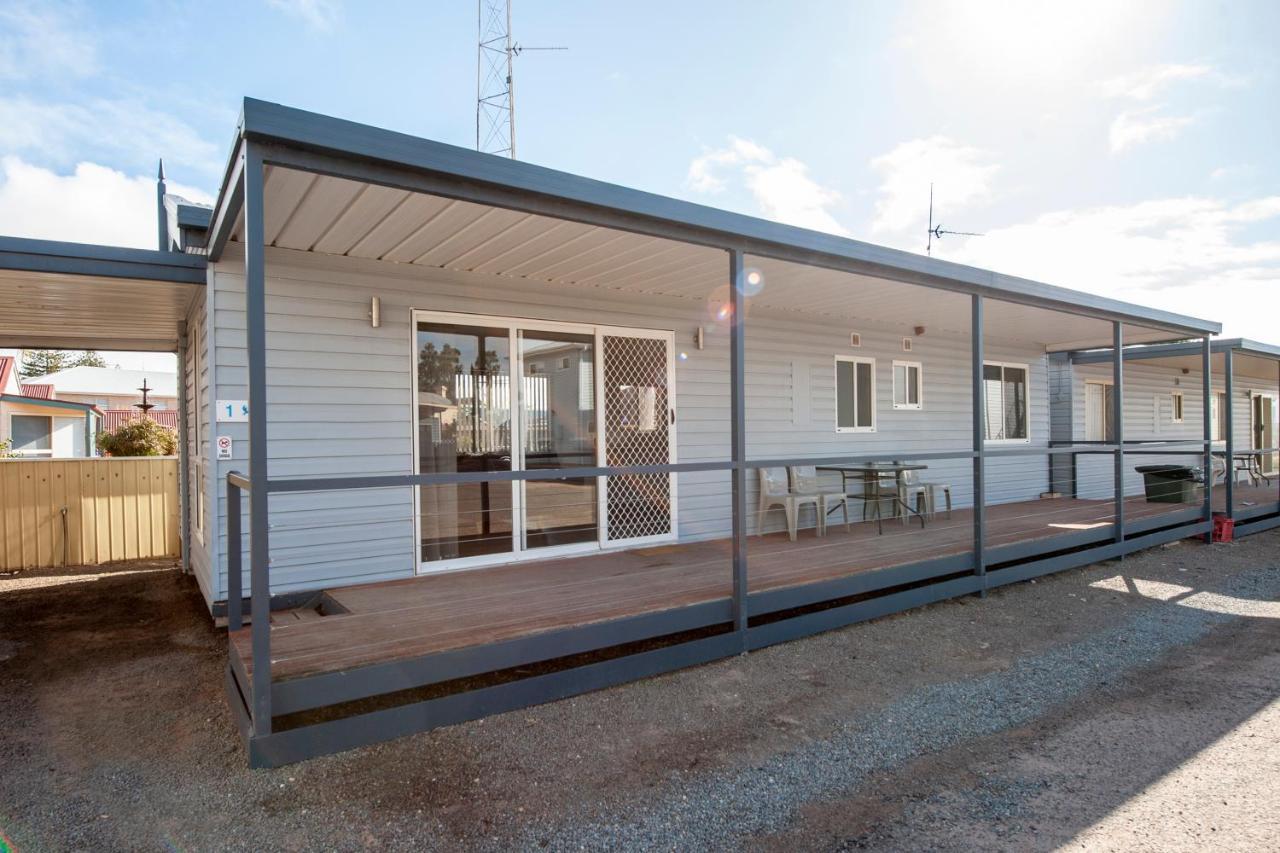 Wallaroo Beachfront Tourist Park Екстер'єр фото